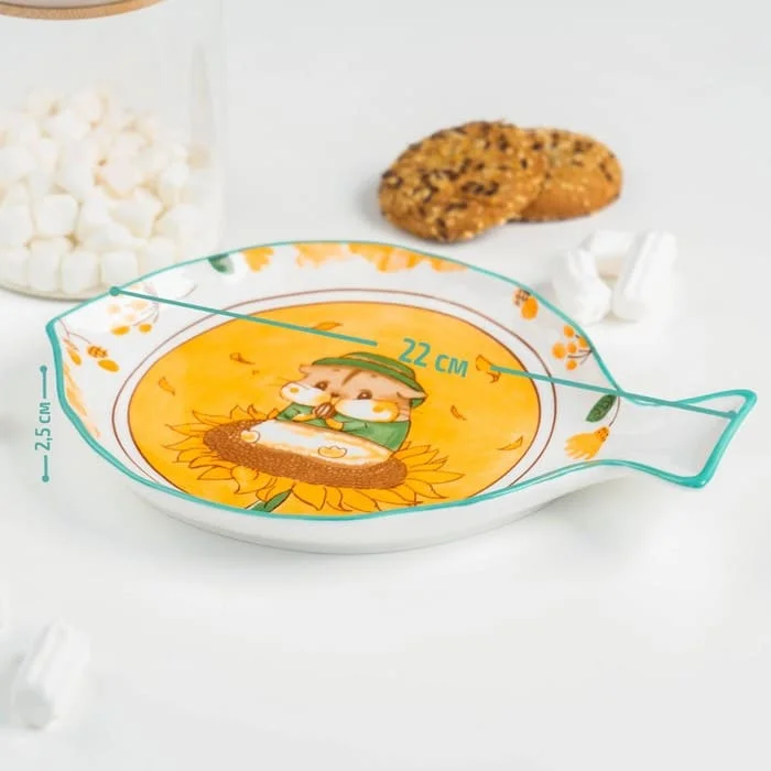 Блюдо керамическое «Бурундук», 23?16 см, цвет оранжевый, 5441384