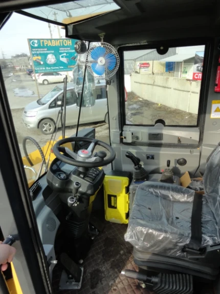 Фронтальный погрузчик SZM ZL30