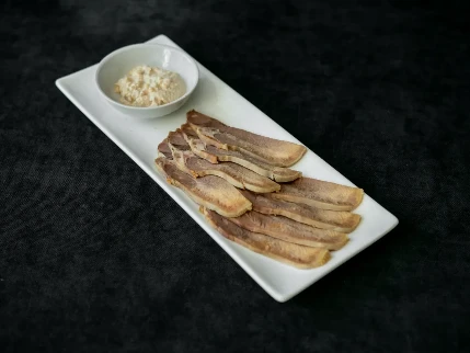 Фото для Язык отварной с хреном 1/120