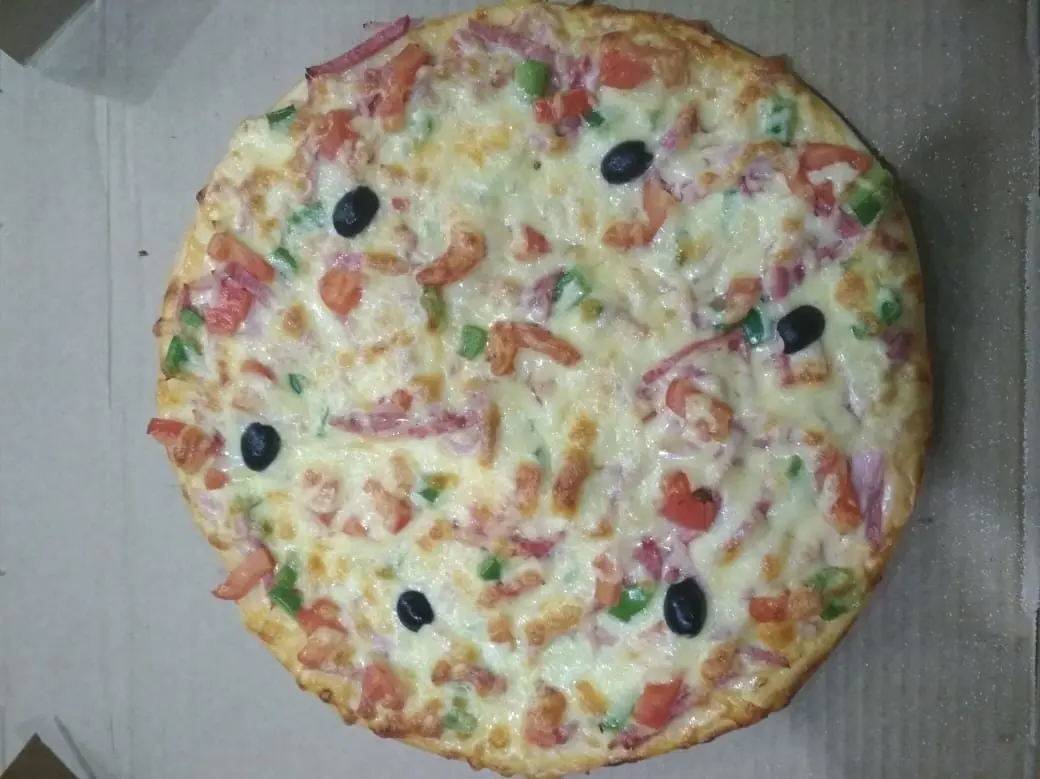 Пицца "Примавера" на толстой лепешке