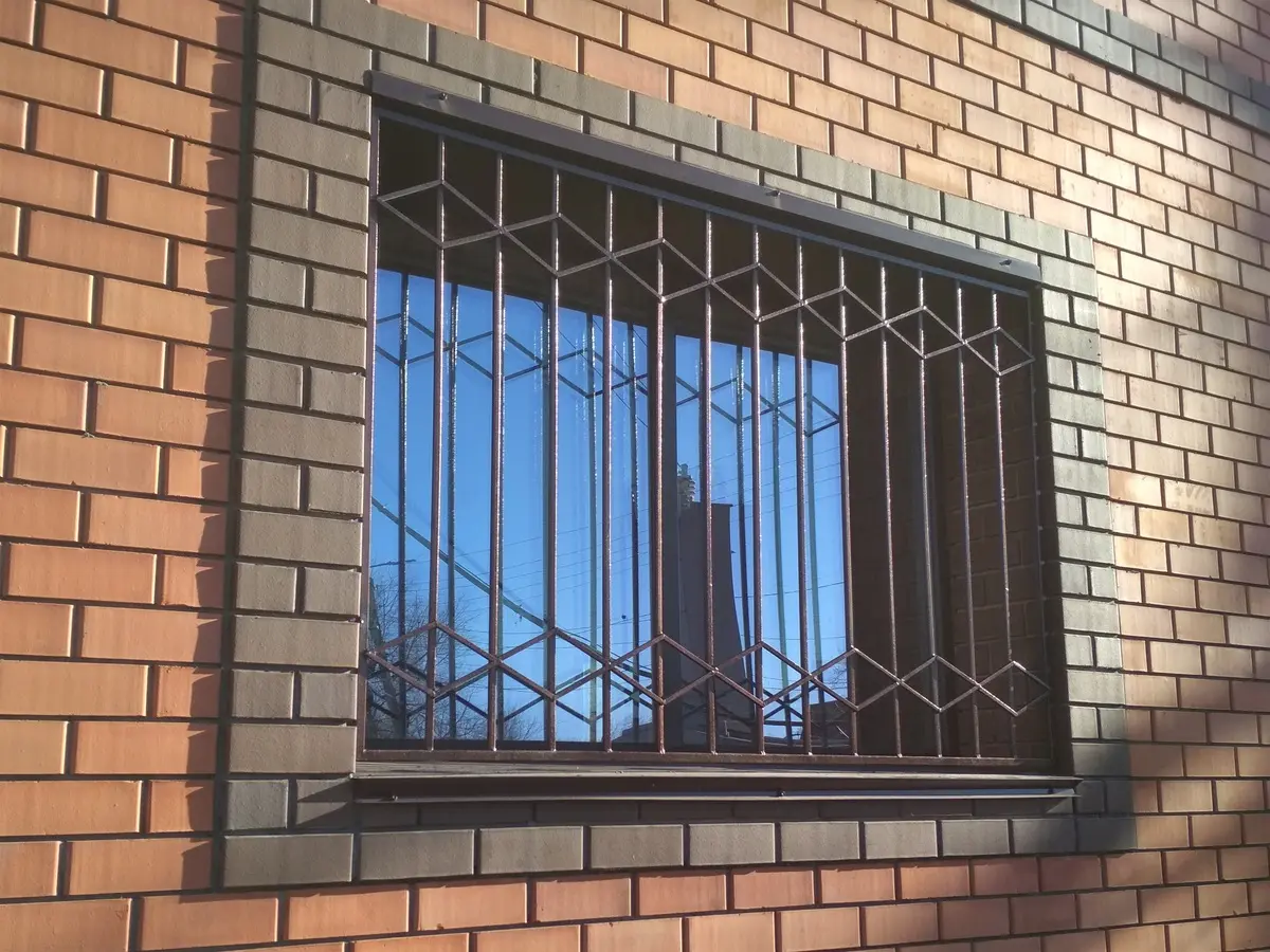 Металлические решетки на окна, Белогорск.