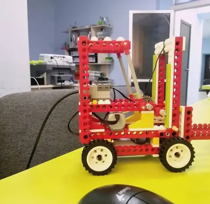 Фото для Робототехника лего EV3 1 раз в неделю 2- х часовые занятия.