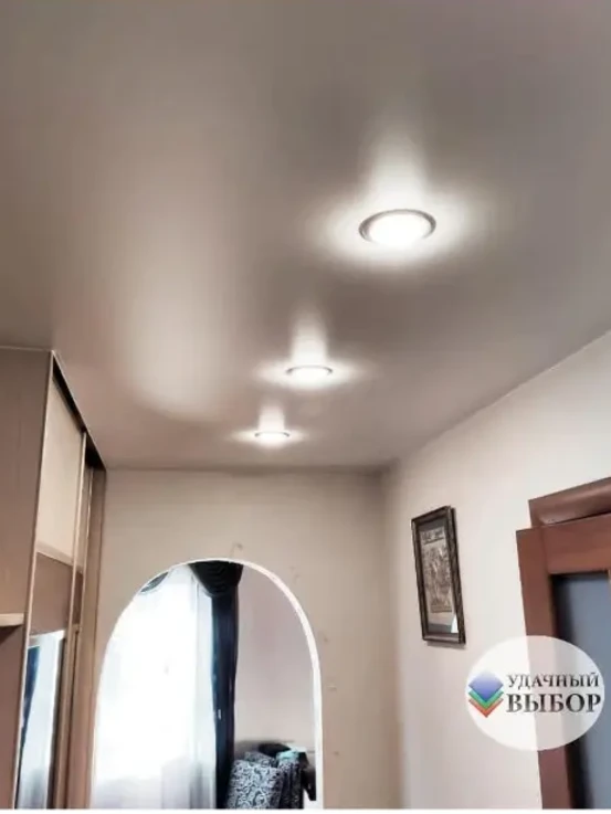 Натяжной матовый потолок для любителей классики.