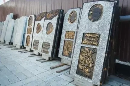 Фото для Памятники из мрамора в ассортименте