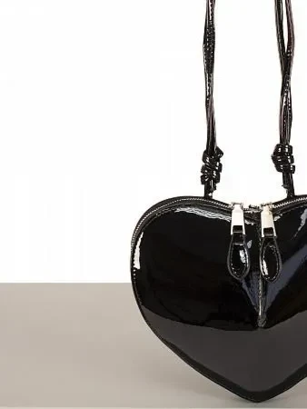 Сумка-сердце из натуральной кожи