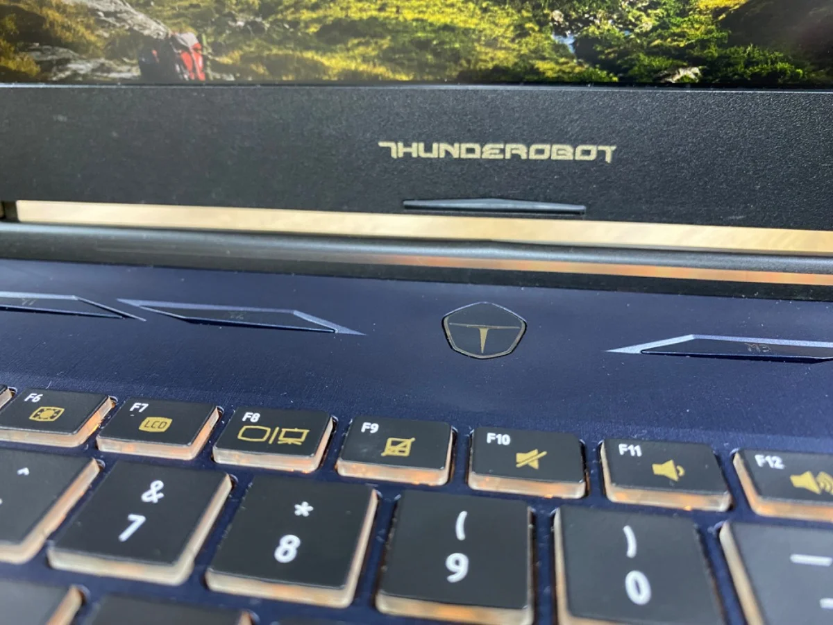 Игровой ноутбук Thunderobot
