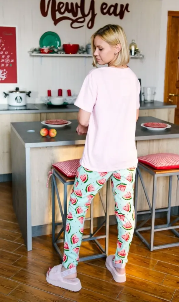 Пижама с брюками женская хлопок яркая фрукты принт