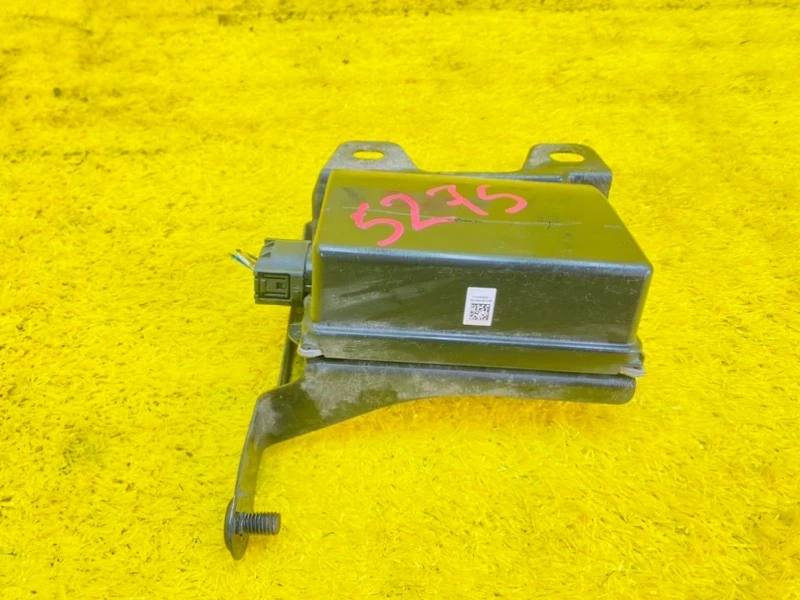 Фото для Радар-детектор MITSUBISHI OUTLANDER GG2W 4B11 2014/Цвет X42B перед. (б/у)