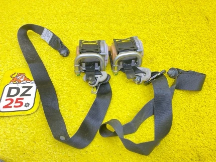 Фото для Ремень безопасности ПАРА ПЕРЕД HONDA VEZEL RU4 LEB 2013/Цвет NH788P перед. (б/у)