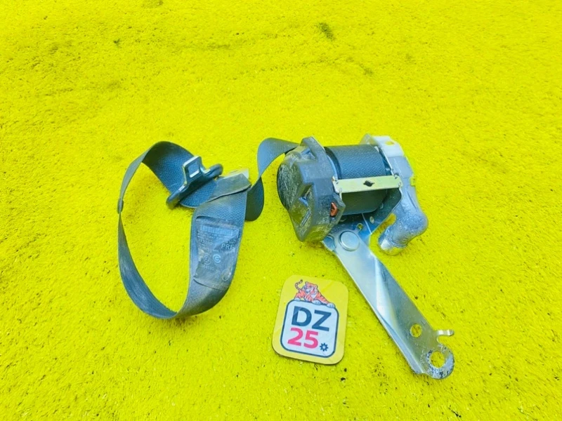 Фото для Ремень безопасности LEXUS RX450H/RX450HL/RX350/RX350L/RX300/RX200T (б/у)