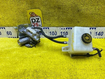 Фото для Главный тормозной цилиндр LEXUS RX450H/RX450HL (б/у)