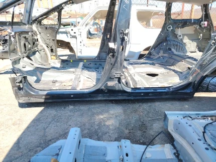 Фото для Порог кузова TOYOTA WISH ZGE20W 2ZRFAE 2013/Цвет 202 перед. лев. (б/у)