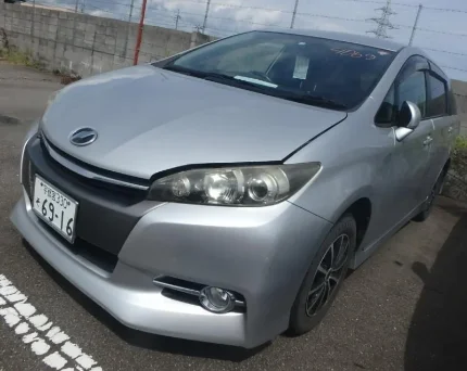 Фото для Крыло Toyota Wish ZGE25W/ZGE25G/ZGE25/ZGE20/ZGE20G/ZGE20W/ZGE21/ZGE21G/ZGE22/ZGE22W 2ZRFAE 2012/Цвет 1F7 перед. лев.