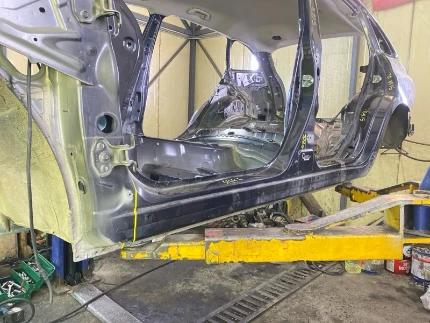 Фото для Порог кузова SUBARU LEVORG VM4 FB16E 2015/ЦВЕТ 61K перед. лев. (б/у)