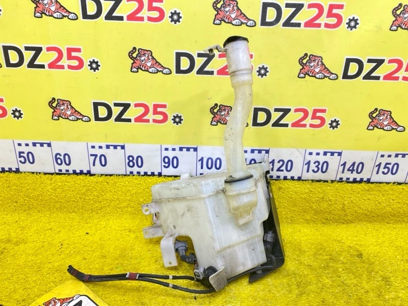 Фото для Бачок стеклоомывателя TOYOTA HILUX SURF VZN215W 5VZFE 2003/Цвет 1D4 перед. (б/у)